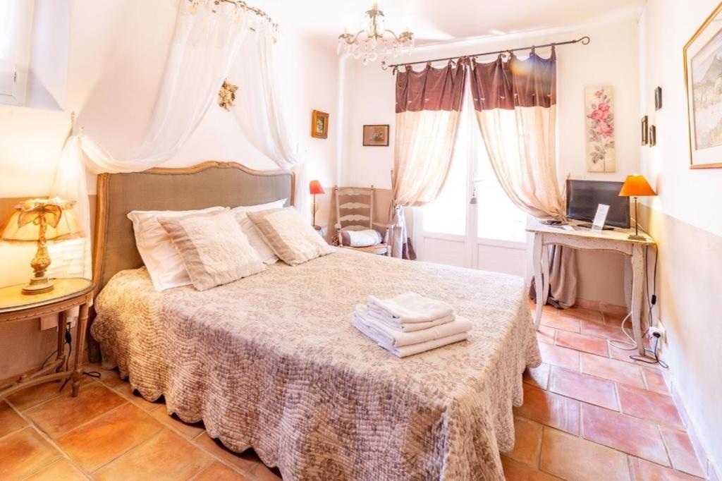 Mas De L'Olivette Bed & Breakfast Cotignac Exterior photo