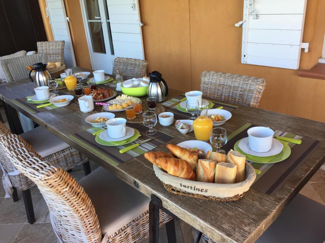 Mas De L'Olivette Bed & Breakfast Cotignac Exterior photo